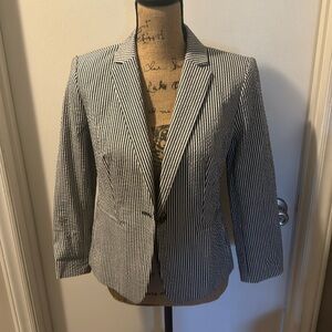 ANN TAYLOR size 4 pin striped blazer